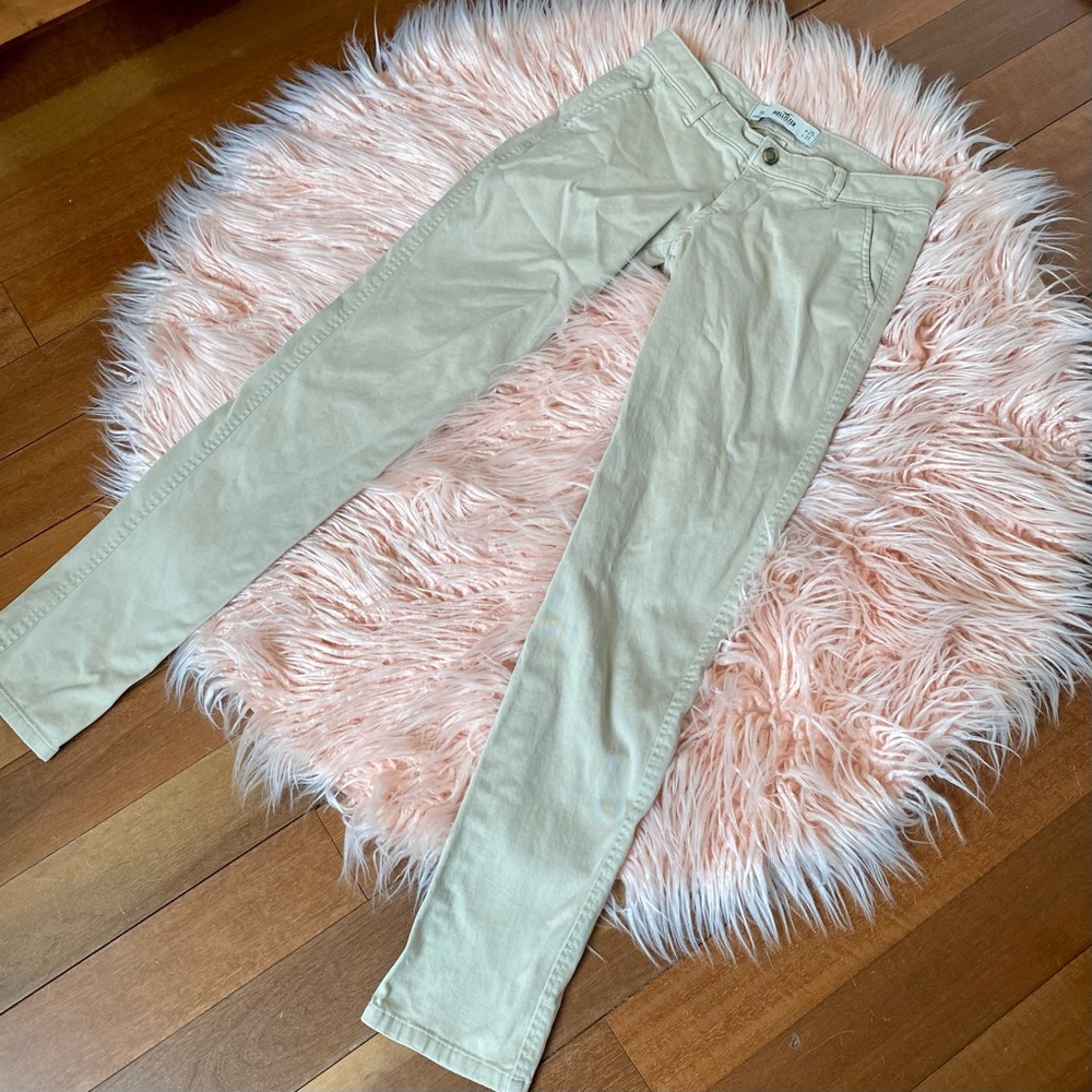 Hollister Skinny Low Rise Khaki Pants 1R W25 L31